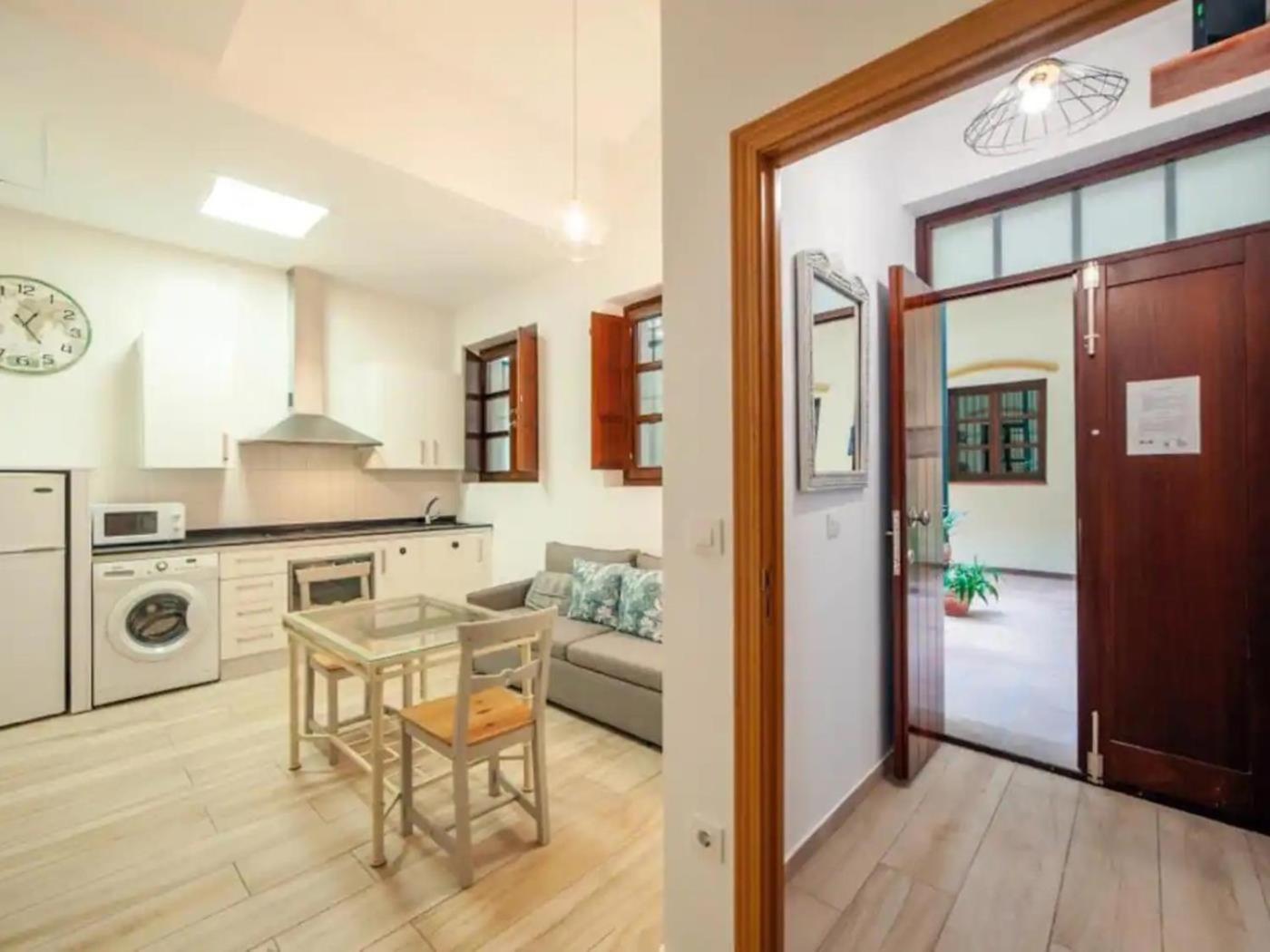Monkeys Castilla Triana Apartamento *