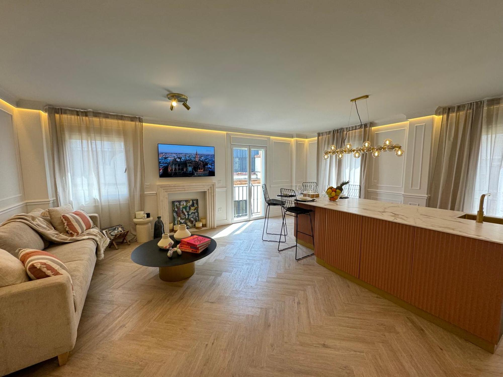 Luxury Cathedral Views In Apartamento
