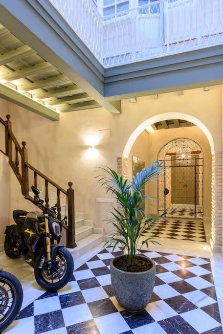 Luxury Palace Villa *
