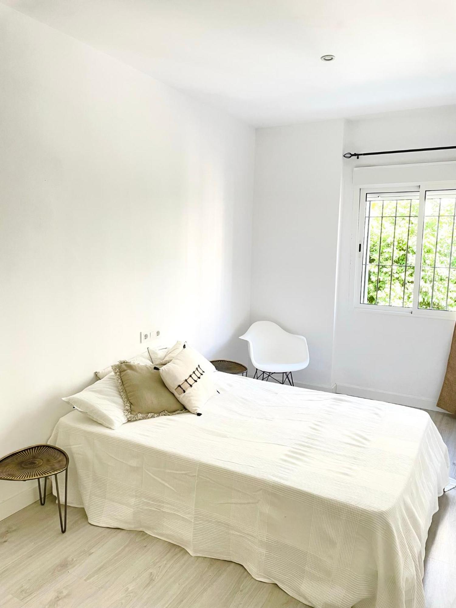 Apartment Elegante 6-8pax Av Palmera 3d 2b Seville