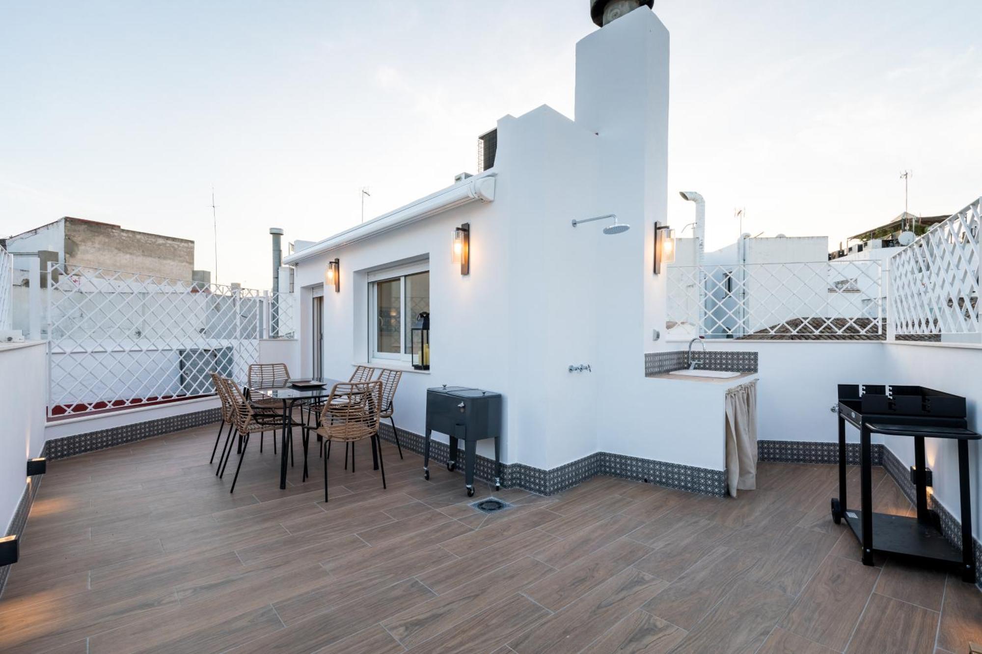 Duplex De Lujo Junto A La Catedral Terraza Privada Con Vistas A La Giralda Sevilla