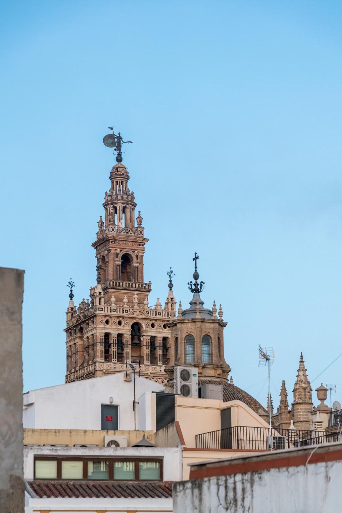 Duplex De Lujo Junto A La Catedral Terraza Privada Con Vistas A La Giralda * Sevilla