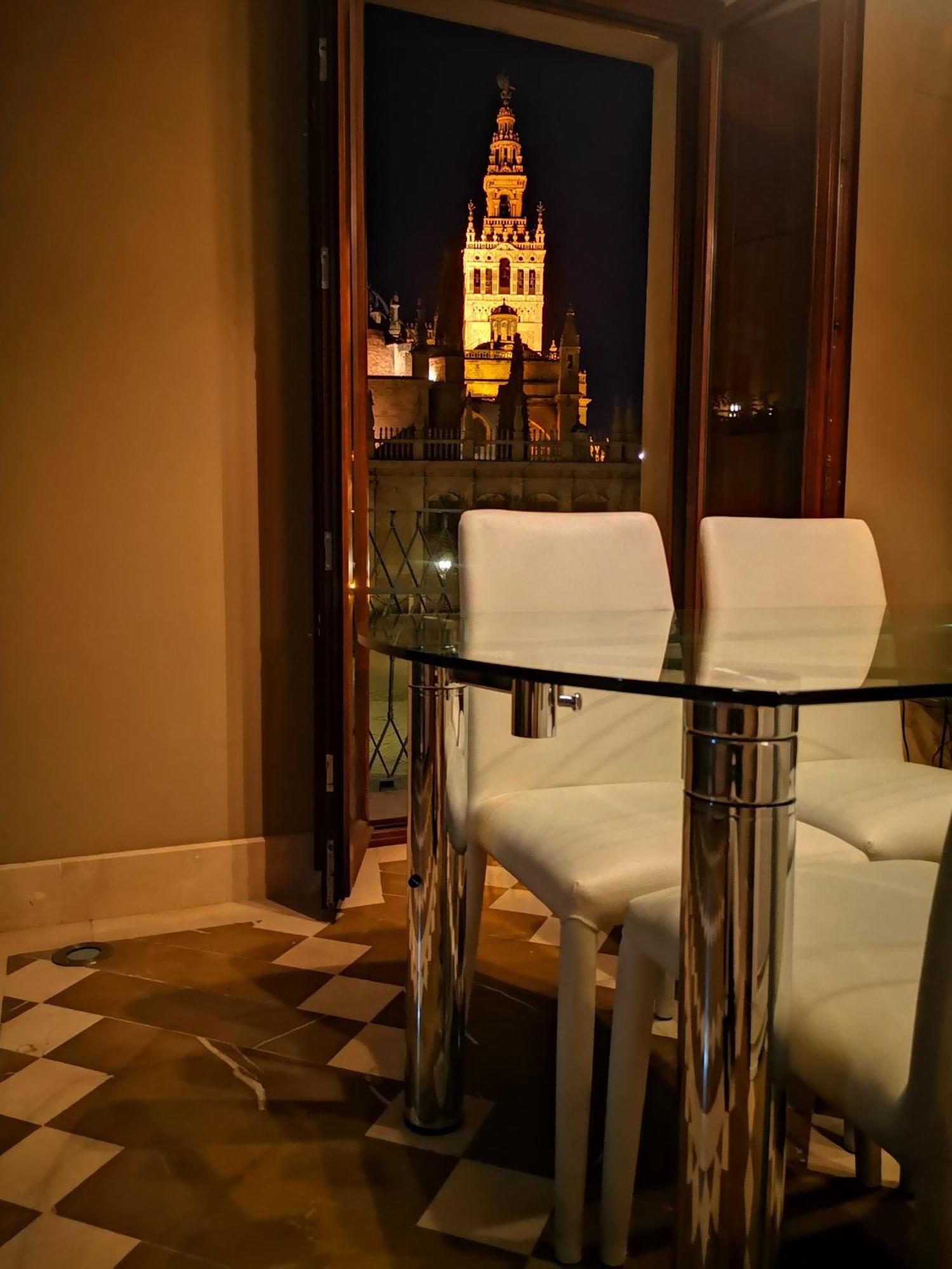 Luxury With Views To Alcazar, Cathedral And Giralda. Apartamento *
