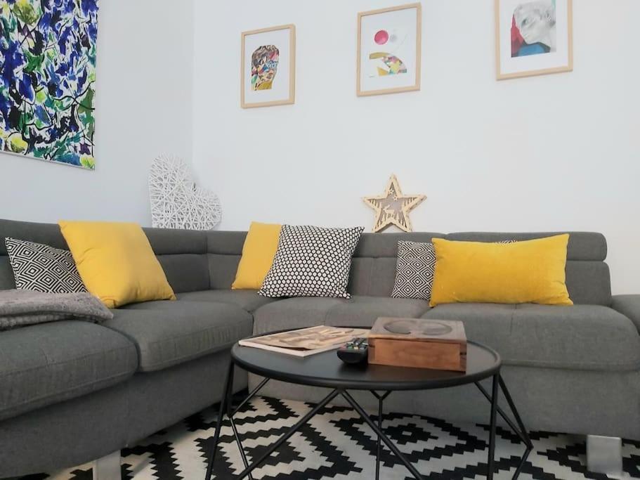 Luminoso En El Centro, Con Mucho Arte Apartment
