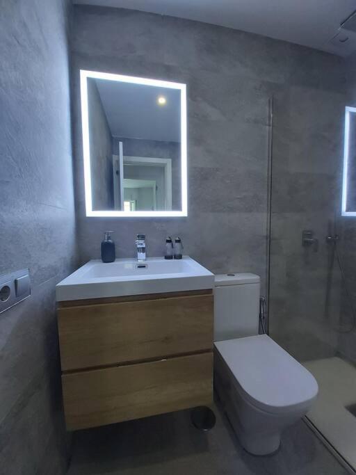 Luminoso En El Centro, Con Mucho Arte Apartment