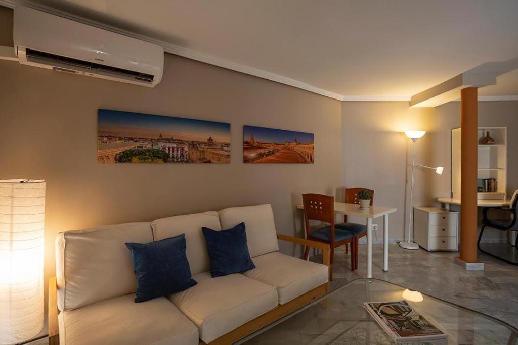 Luminosity Square Studio. Francos 14 Apartment