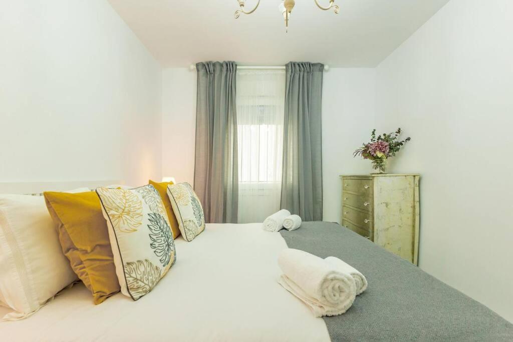 Cardenal Cervantes Deluxe By Valcambre Apartamento