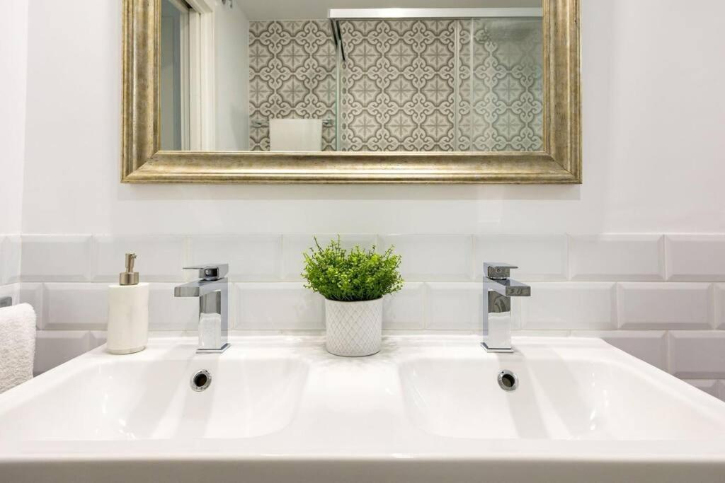 Apartamento Cardenal Cervantes Deluxe By Valcambre Sevilla