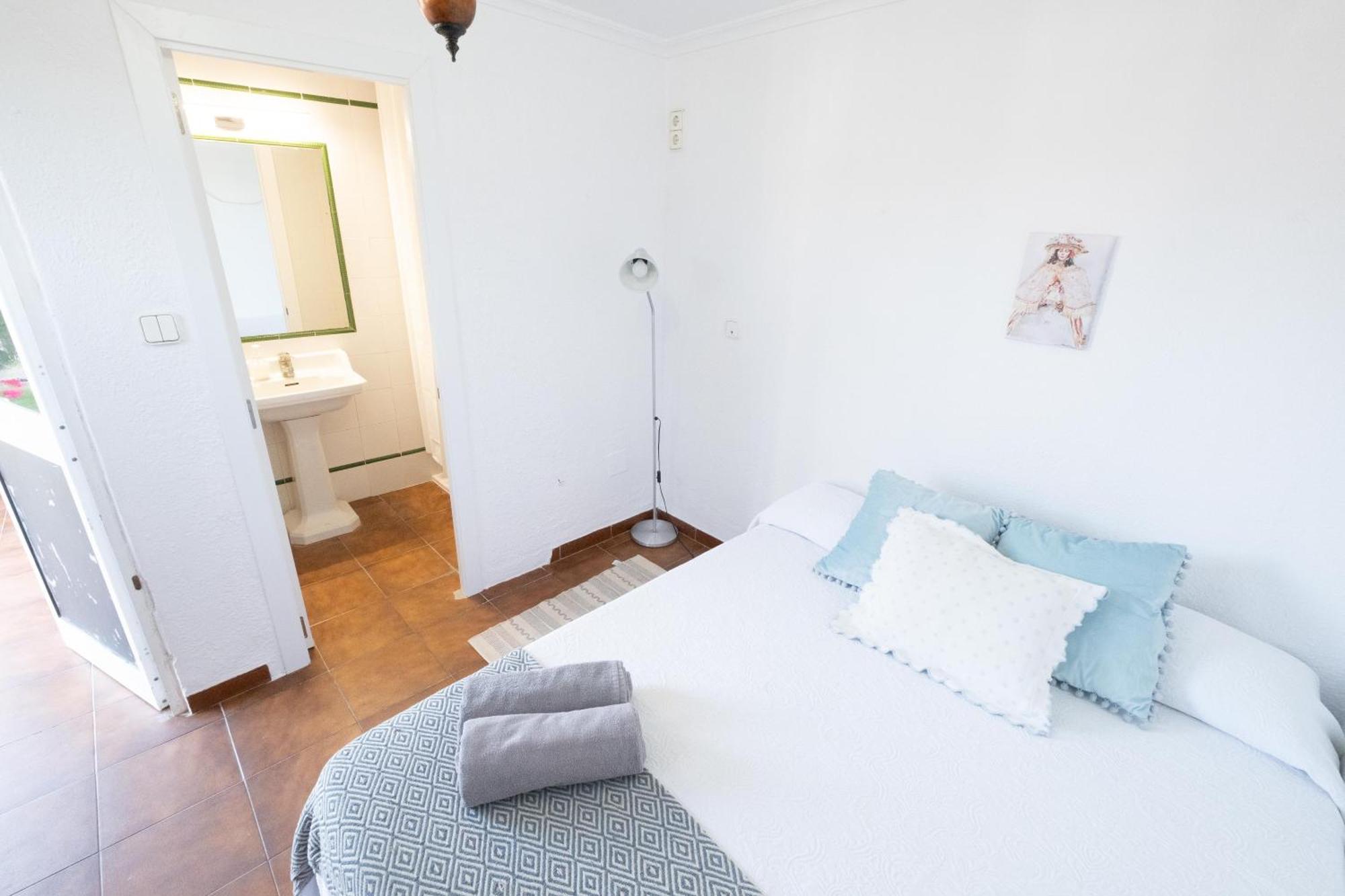 Agradable Con Piscina Holiday home