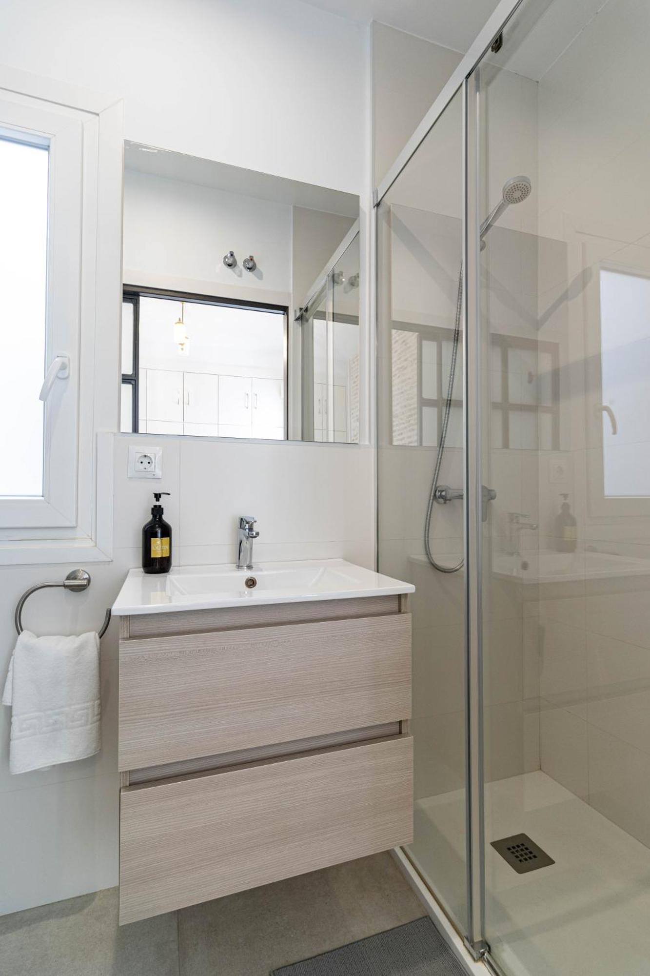 Sepulveda, Moderno Apartamento By Outin * Seville