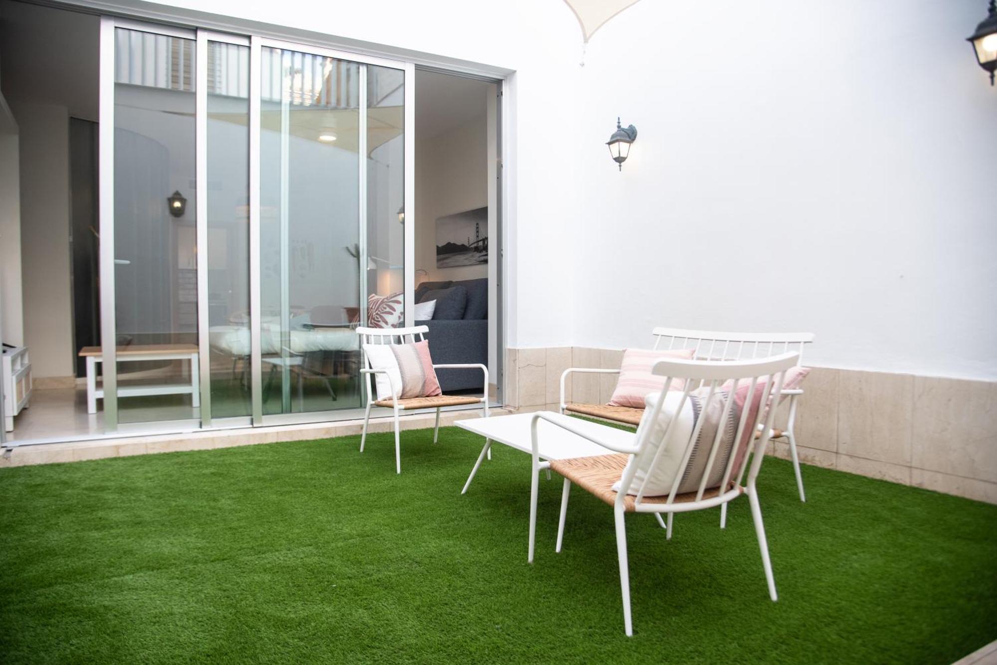 Tentudia Charming With Private Roof-top Or Patio In San Bernardo By Ocityzen Sevilla