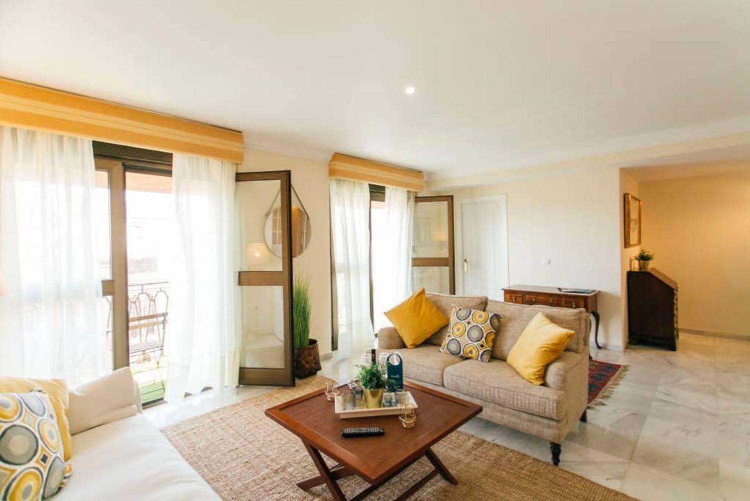 Wide And Bright- 3bd 2bth- Arenal Apartment