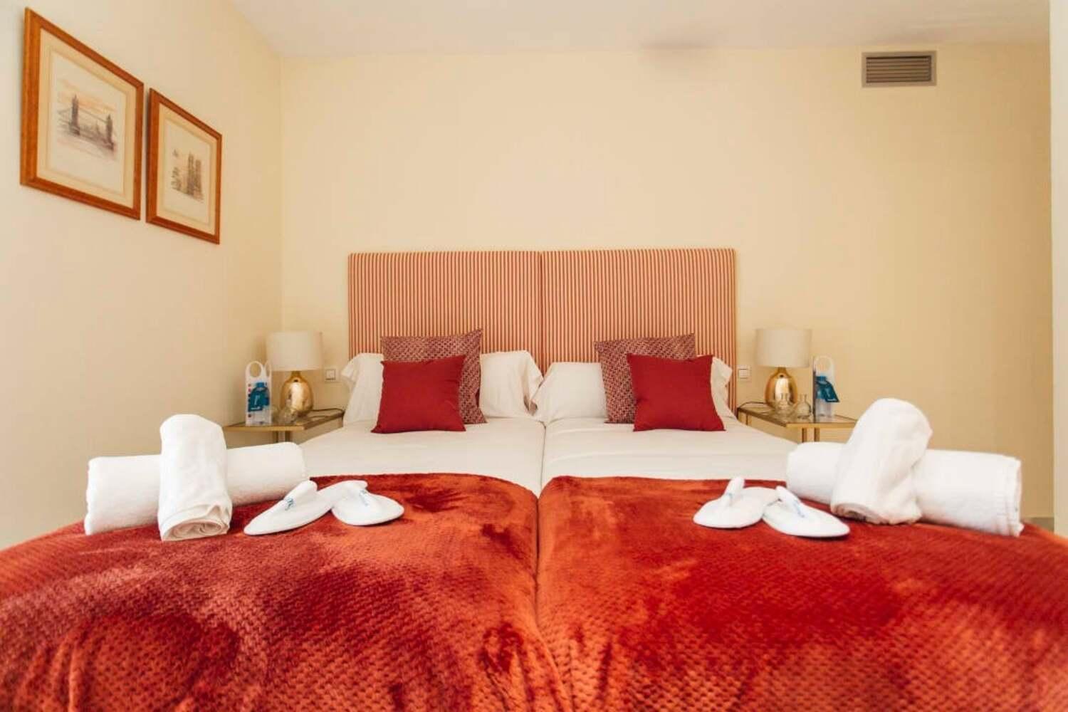 Wide And Bright- 3bd 2bth- Arenal Apartment *
