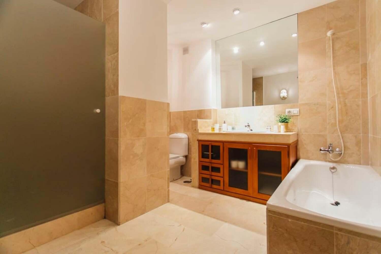 Wide And Bright- 3bd 2bth- Arenal