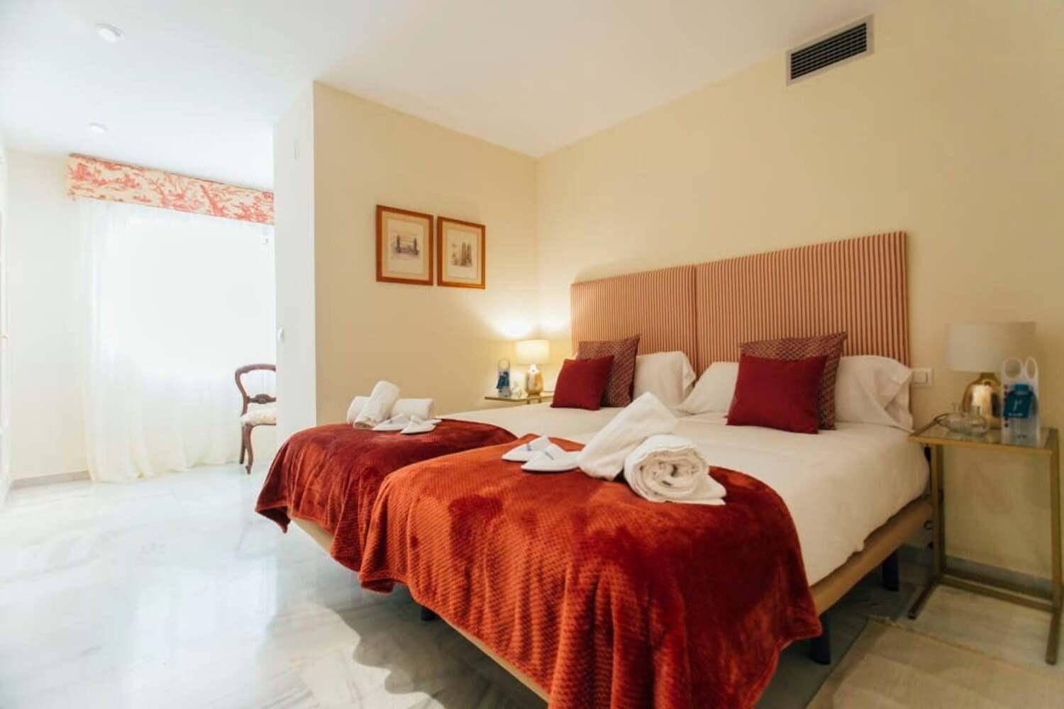 Wide And Bright- 3bd 2bth- Arenal Seville