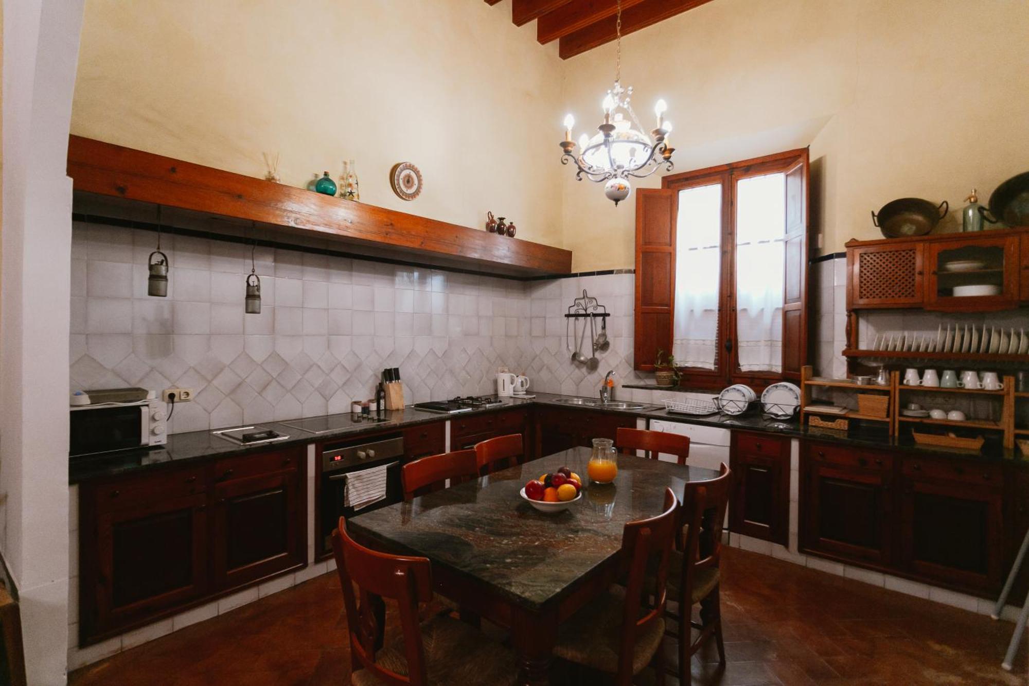 Komodo Casa Maravillas Seville