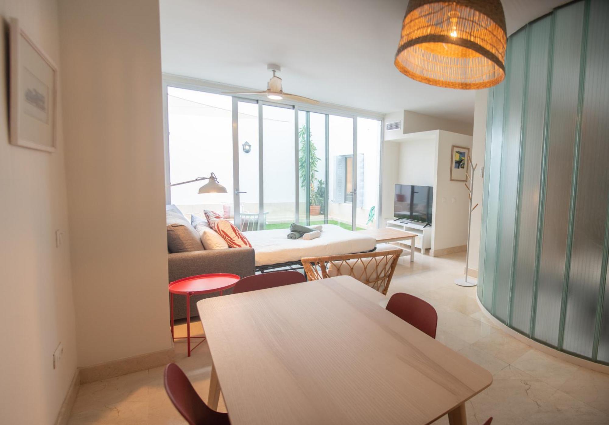 Tentudia Charming With Private Roof-top Or Patio In San Bernardo By Ocityzen Sevilla