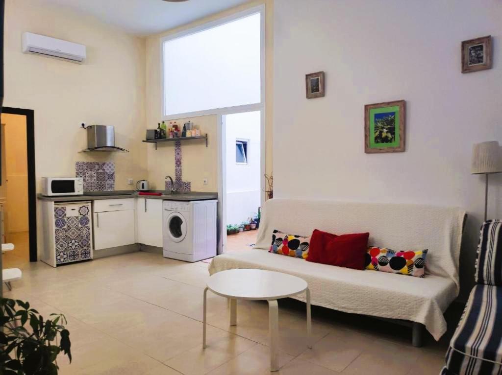 Apartamento El Duque Blanco.autentica Sevilla.centro.con Patio *