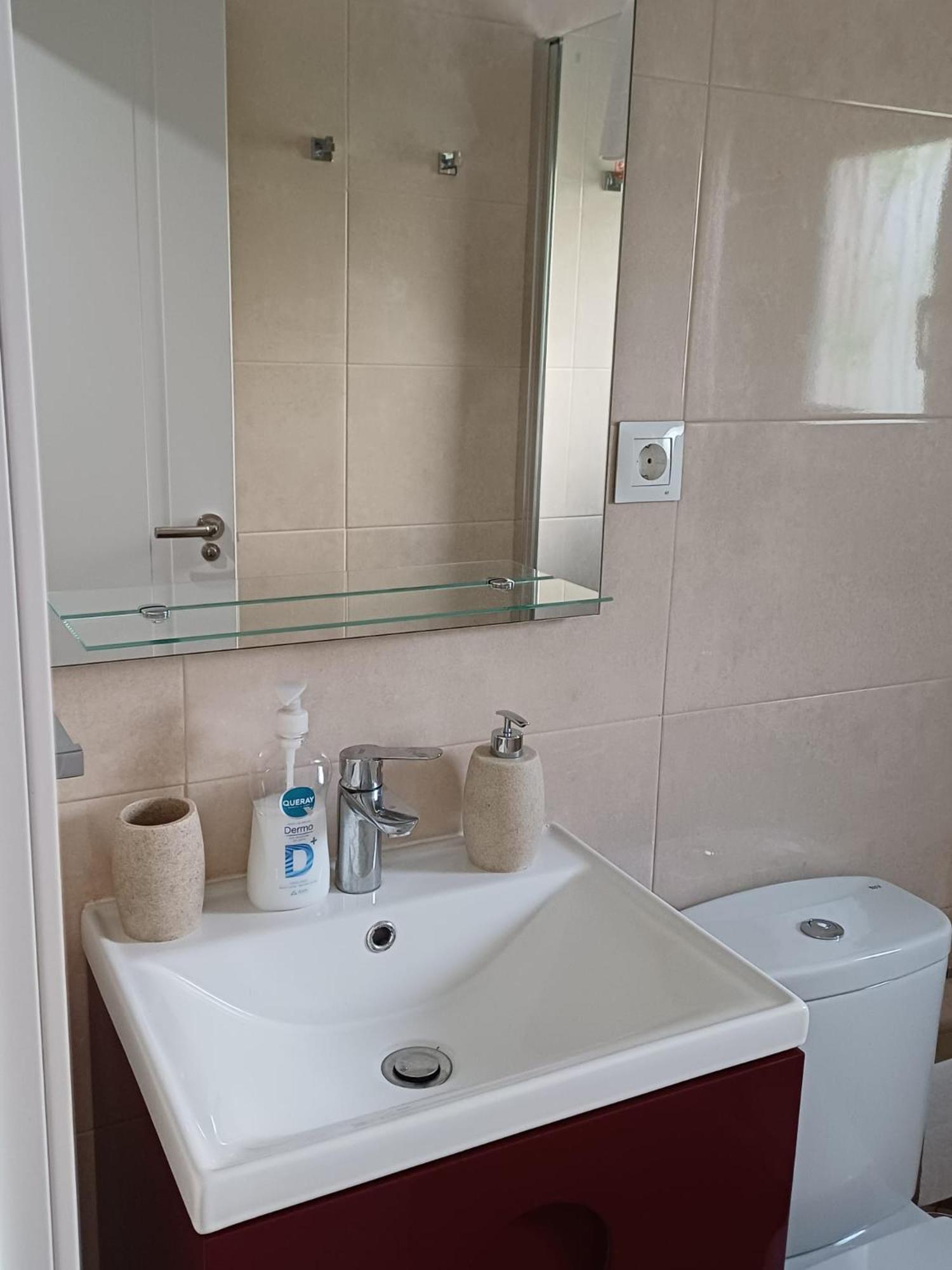 Lyrioshomes Filpo Rojas , Apartamento Sevilla