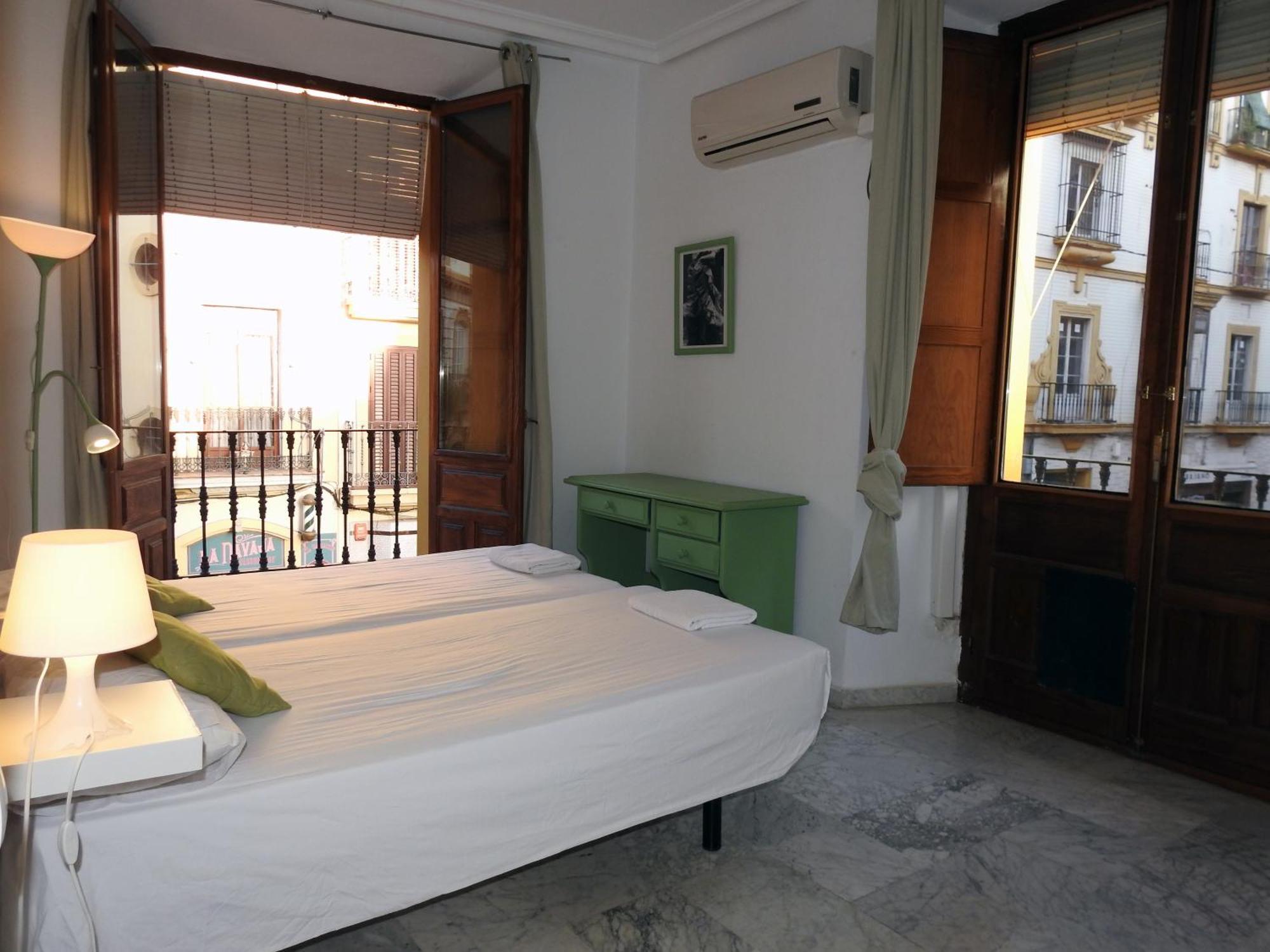 En Centro Con Vistas A La Plaza Alameda De Hercules - Hasta 7 Personas * Seville