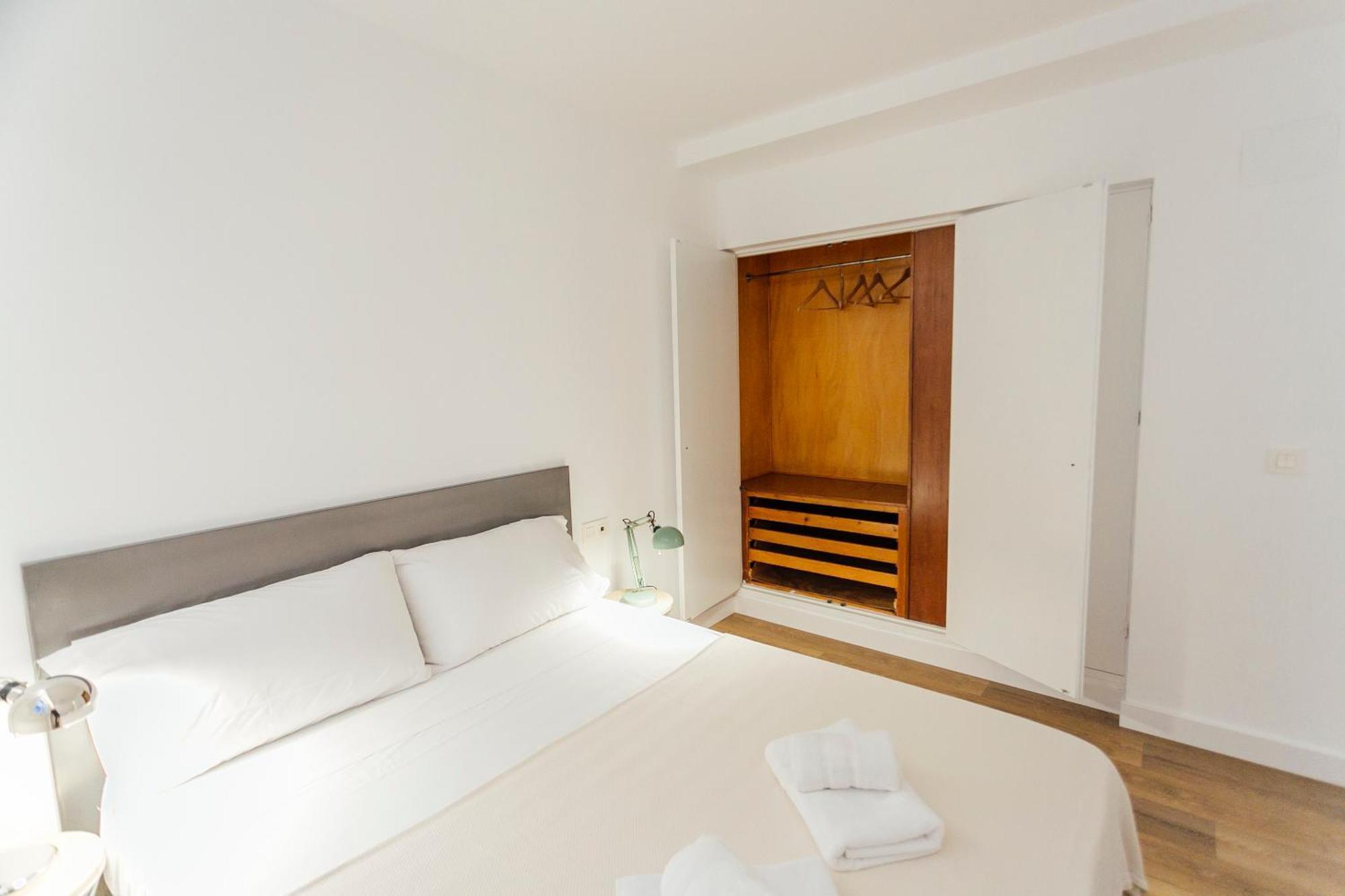 Apartment Decorated And Renovated- 2bd 2bth- Center *