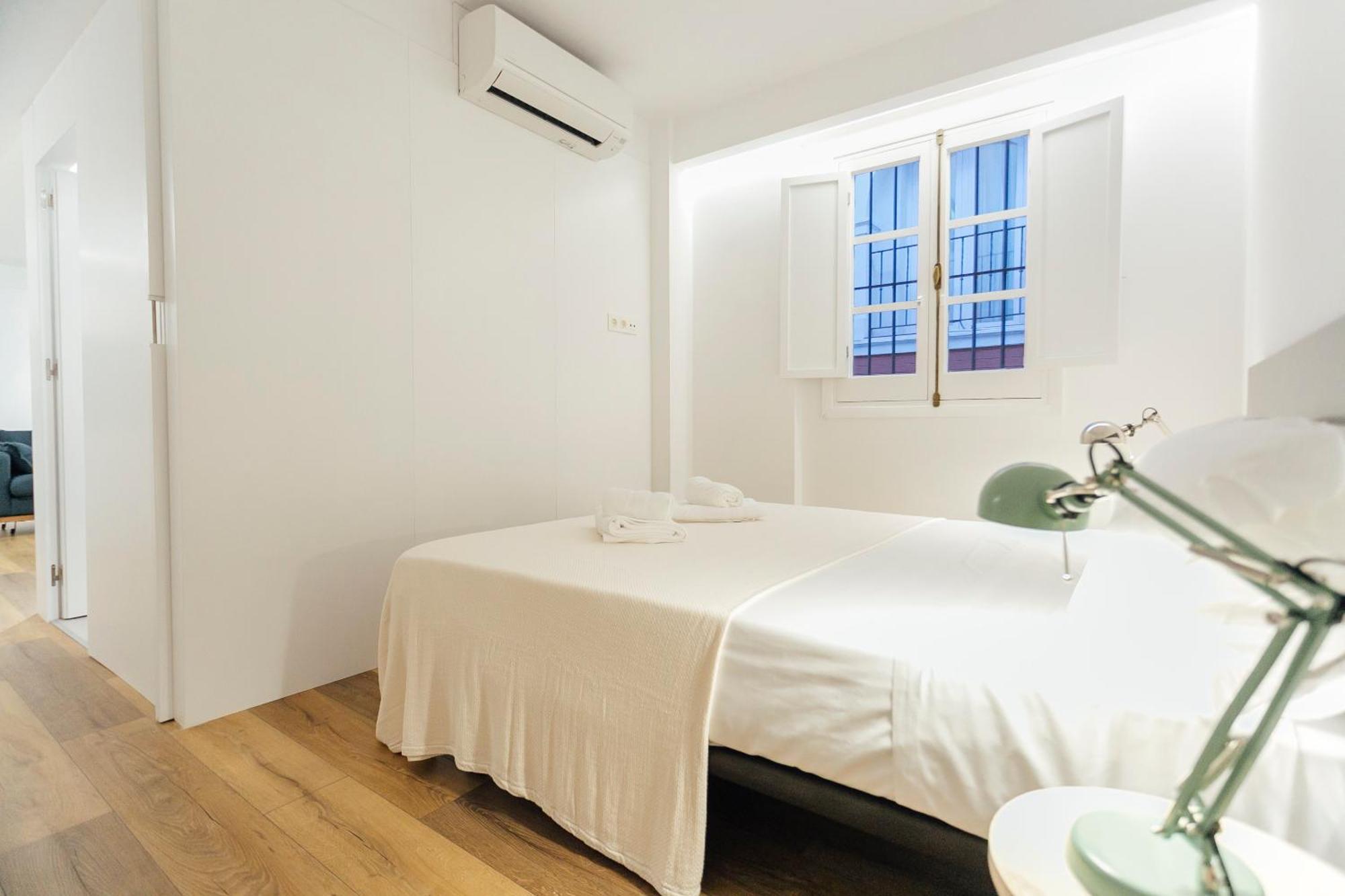 Decorated And Renovated- 2bd 2bth- Center