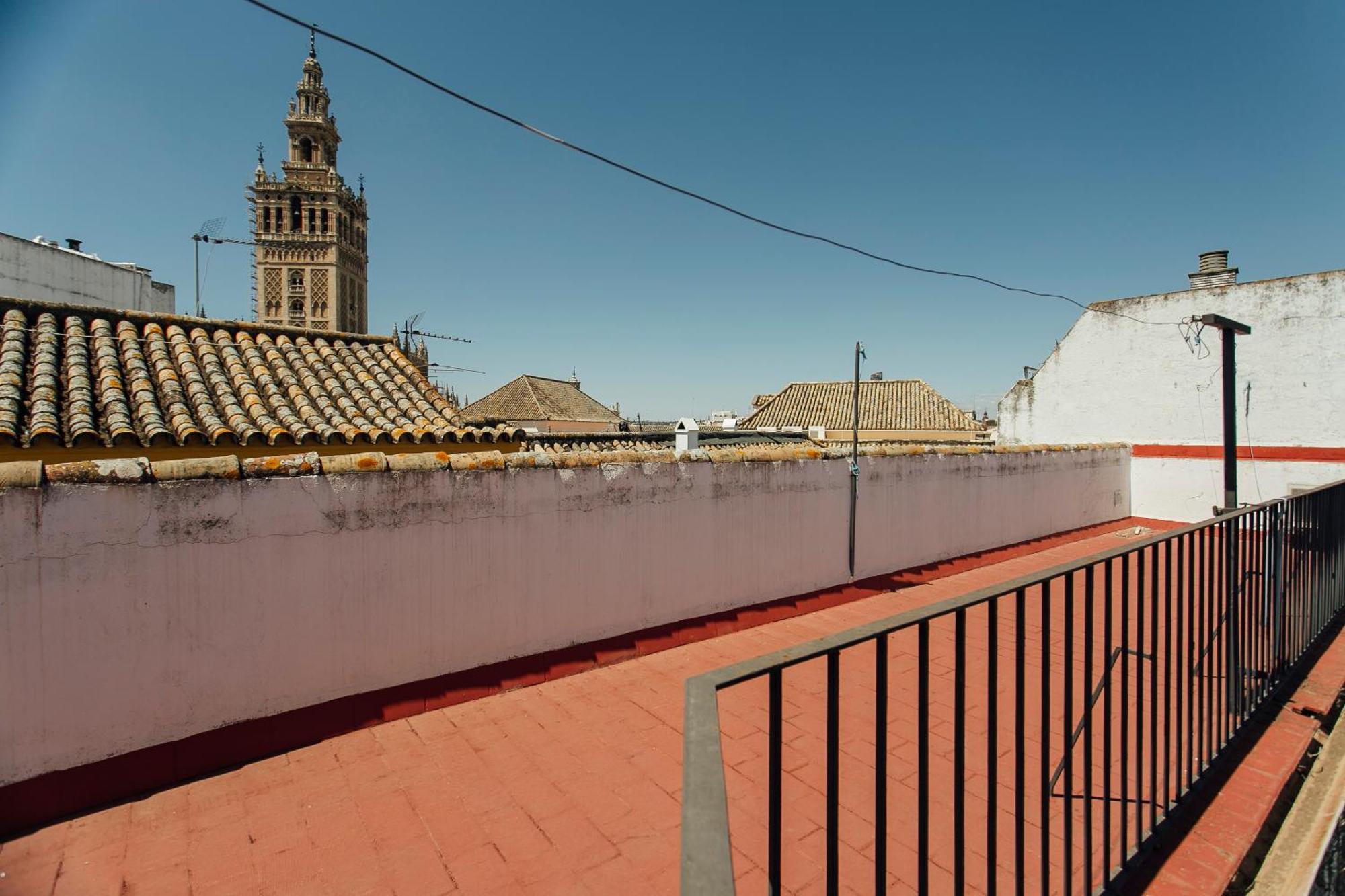 Apartment Decorated And Renovated- 2bd 2bth- Center *