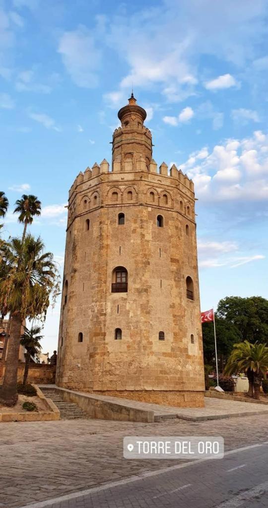 Budget And Cute With Balcony Center * Seville