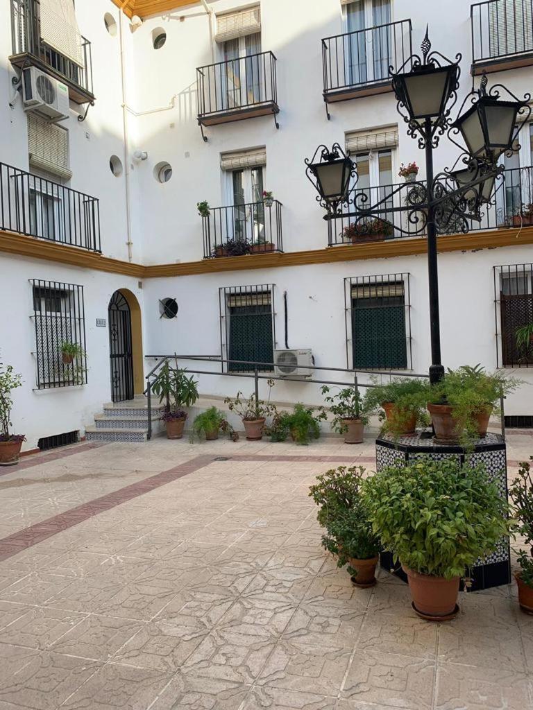 Apartment Budget And Cute With Balcony Center *