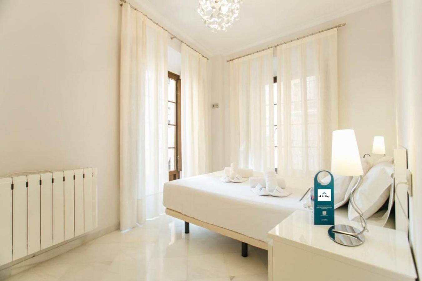 Minimalism And Modern- 2bd 1bth- Setas Apartment Seville