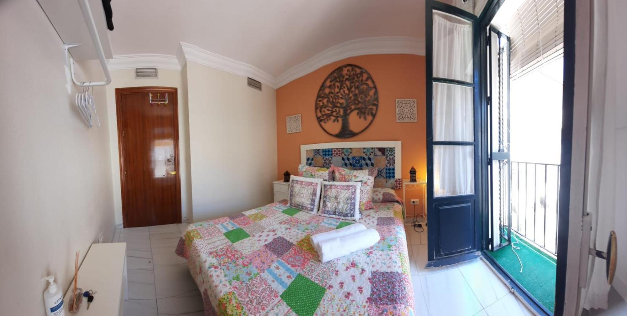 Apartment Budget And Cute With Balcony Center