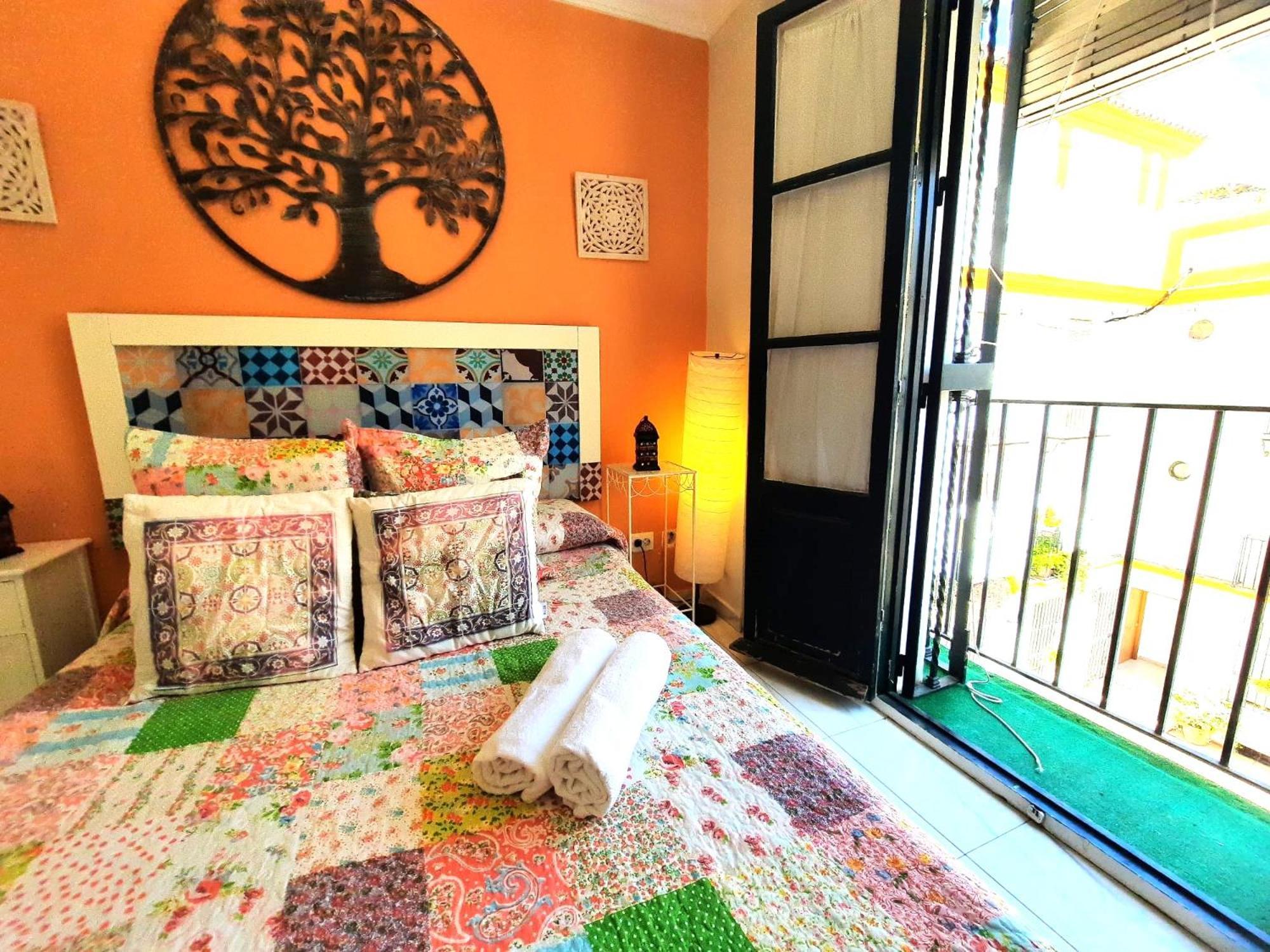 Budget And Cute With Balcony Center *