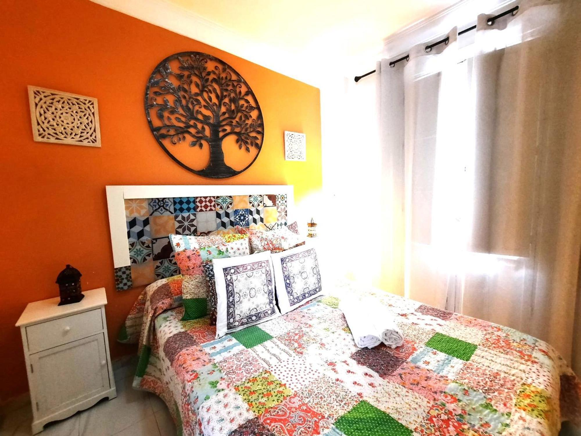 Budget And Cute With Balcony Center Apartment *