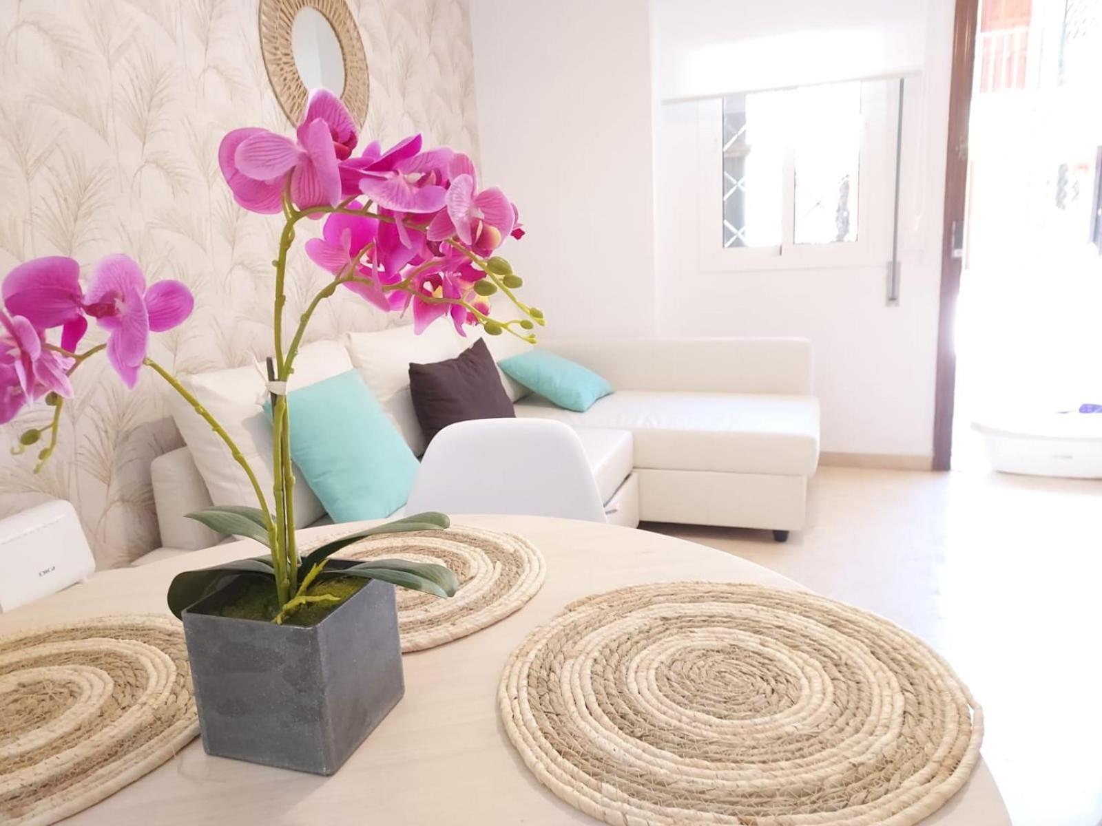 Apartamento En Patio Sevillano Alameda-isla Magica Sevilla