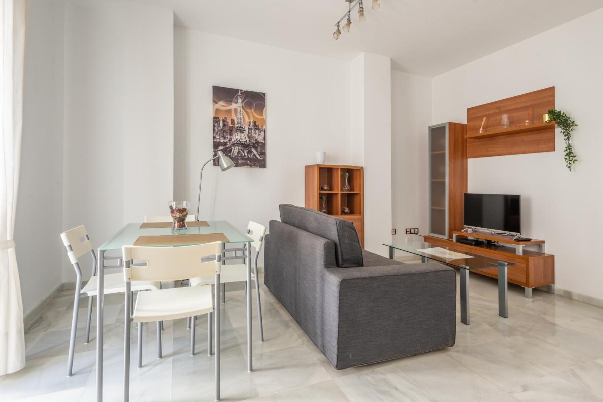 First Floor Close Macarena Church Apartamento *