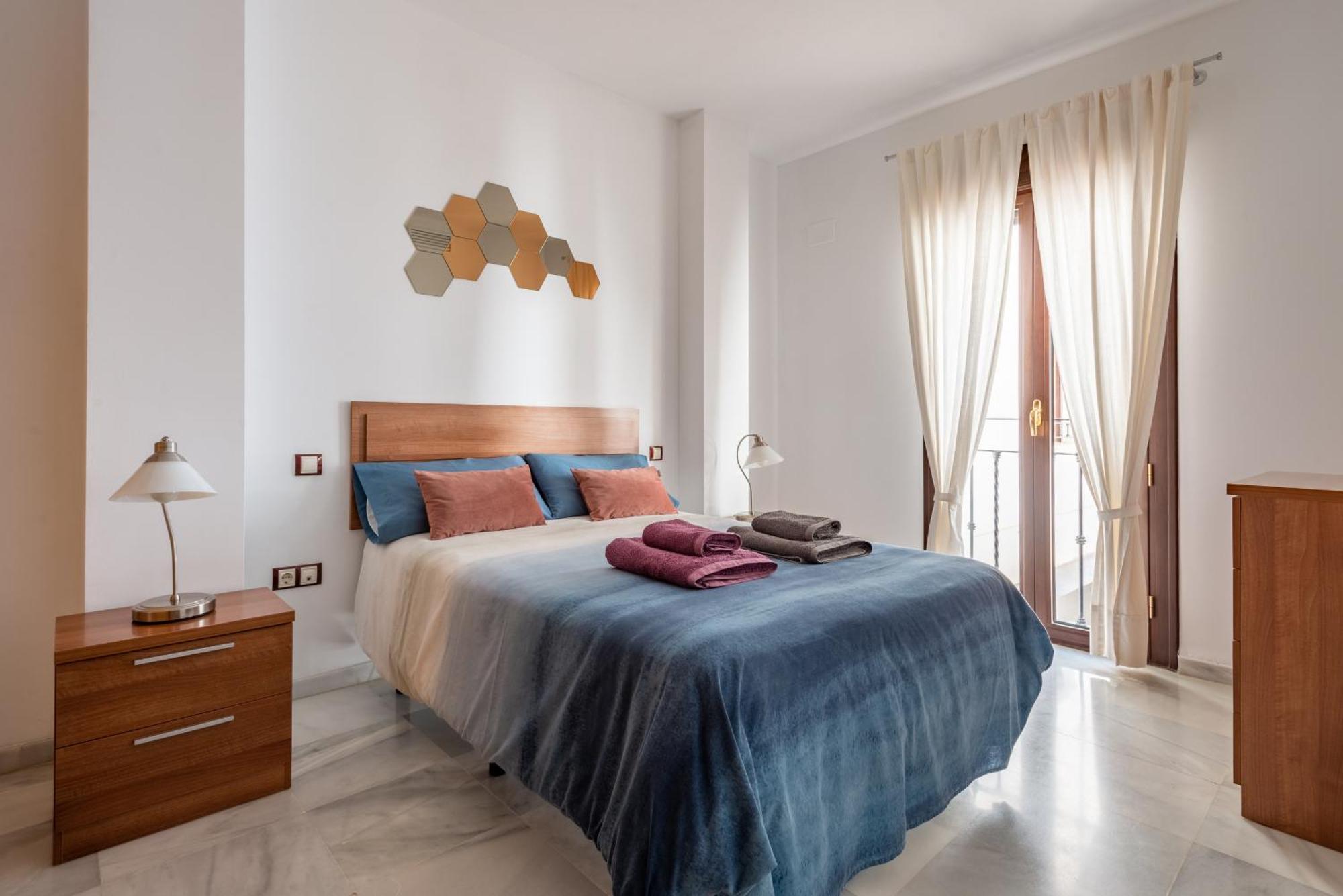 First Floor Close Macarena Church Apartamento