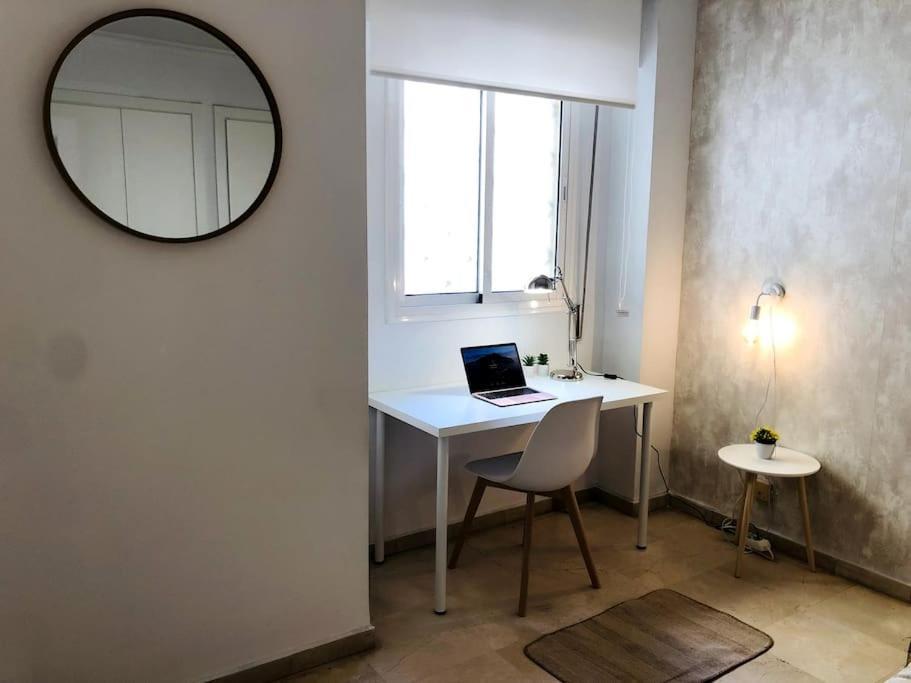 Apartamento En Patio Sevillano Alameda-isla Magica Sevilla