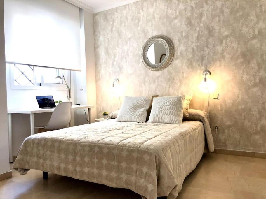 Apartamento En Patio Sevillano Alameda-isla Magica