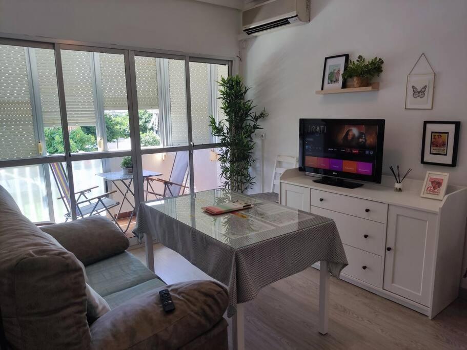 Cozy And Well Connected Apartamento Sevilla