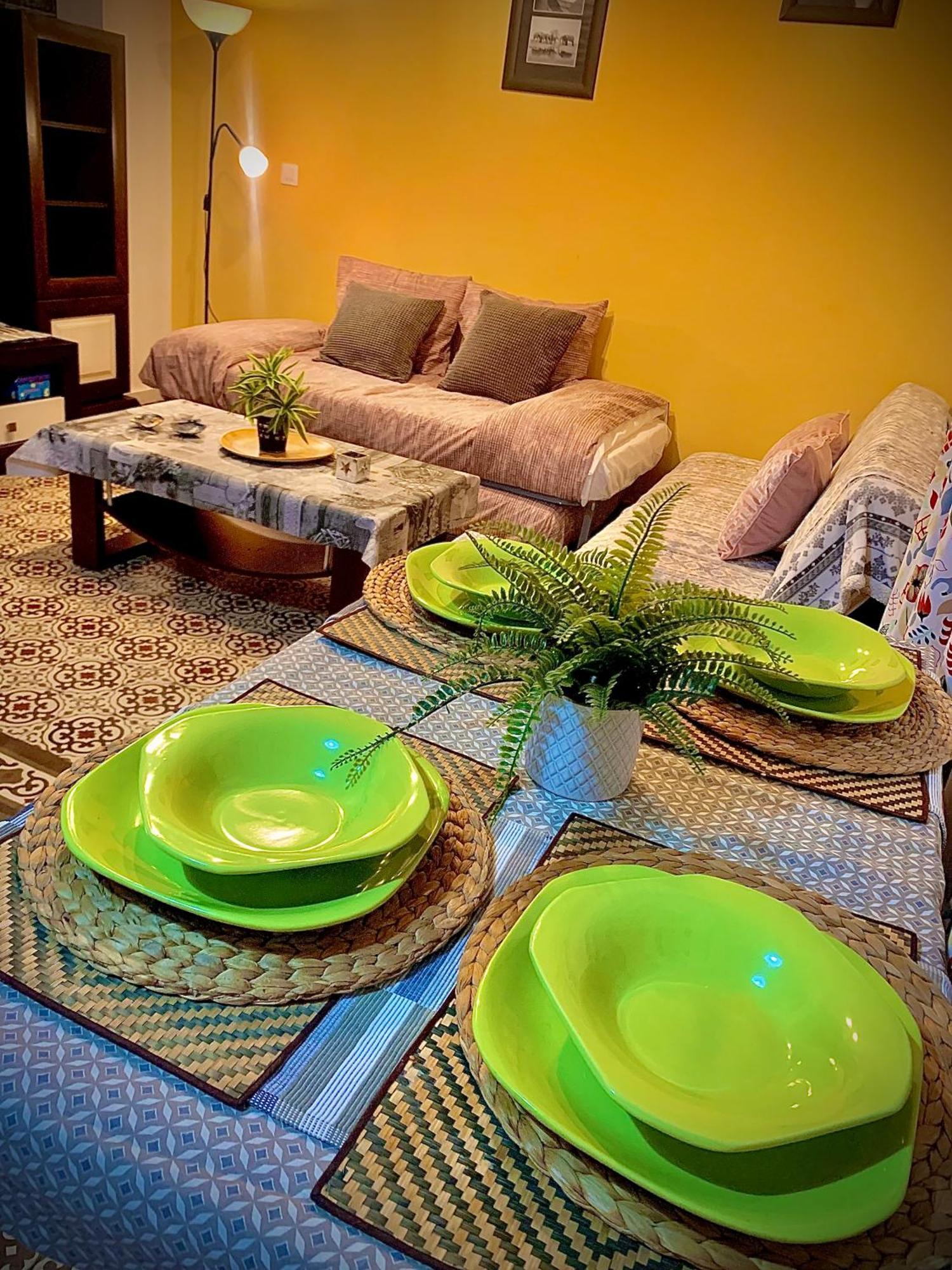 Apartamento Violeta With Cozy Balcony Sevilla