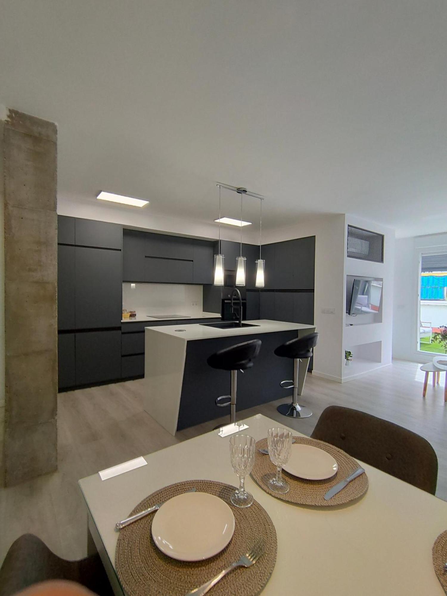 Apartamento Casa Mallen, Con Amplia Terraza, En El Barrio De Nervion Sevilla