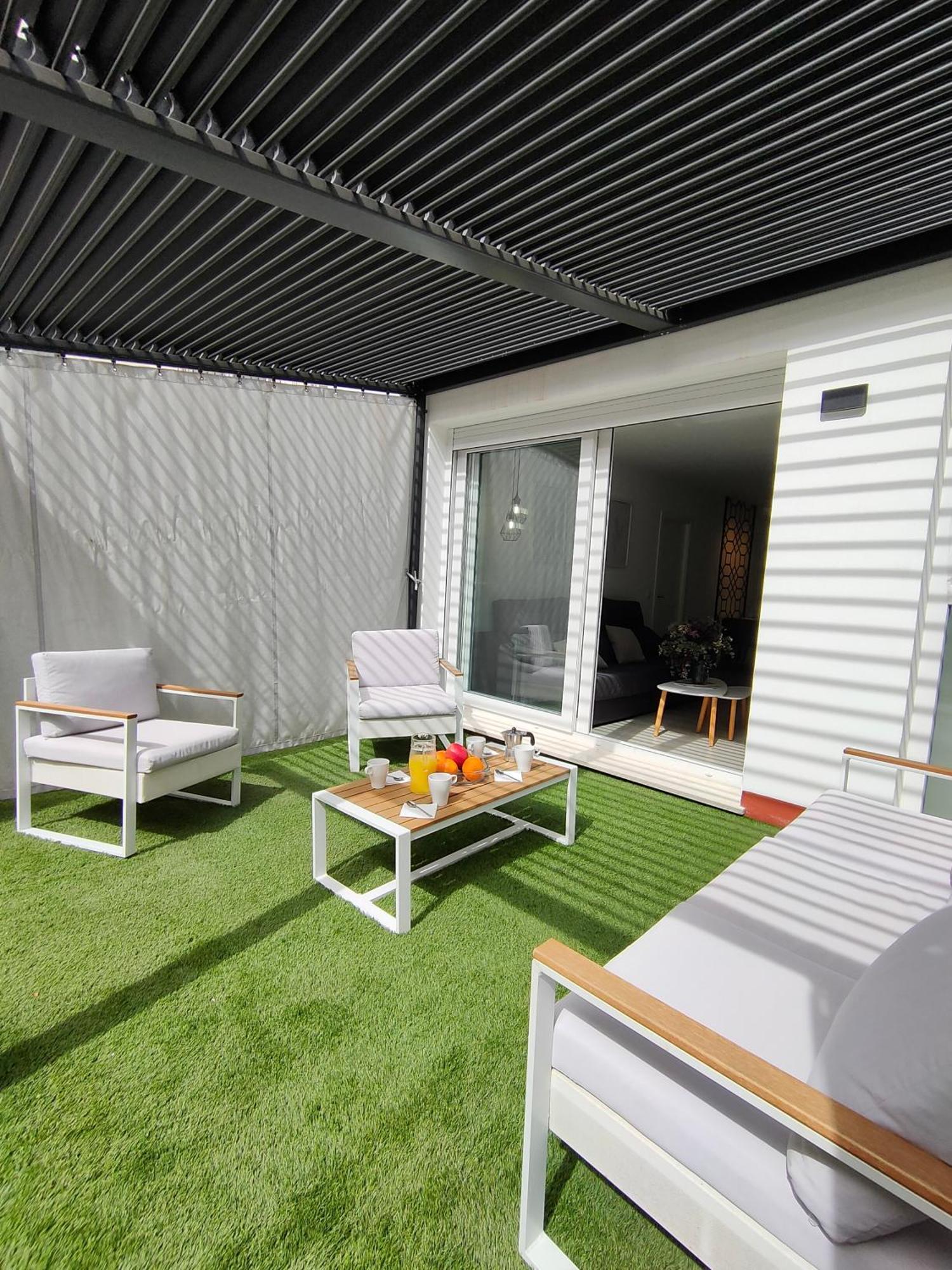 Apartamento Casa Mallen, Con Amplia Terraza, En El Barrio De Nervion Sevilla