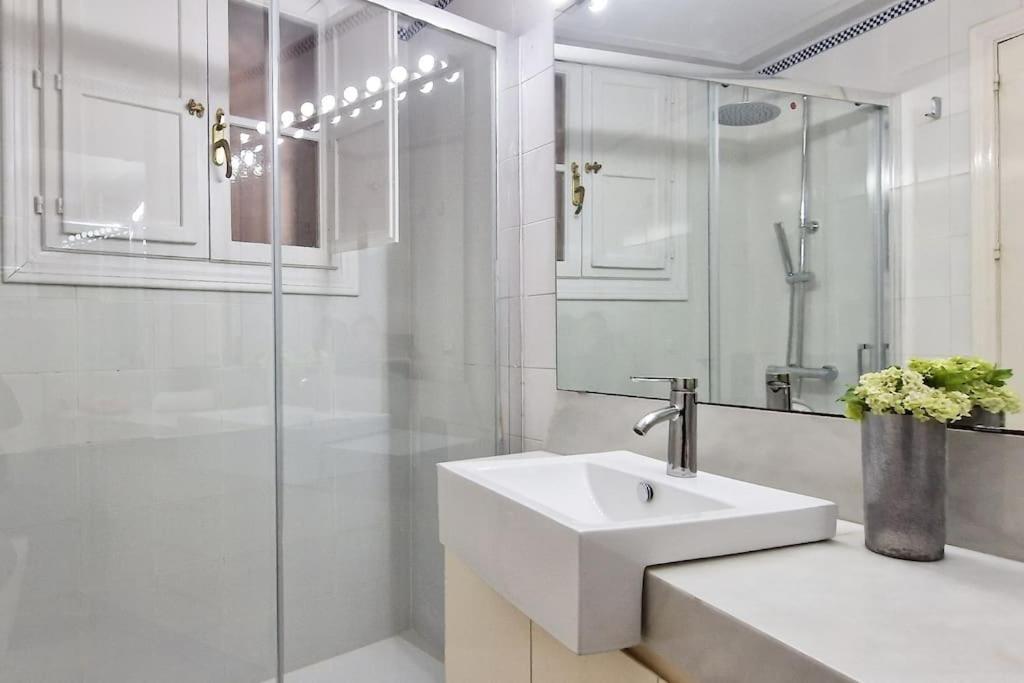 Apartamento Precioso En Santa Cruz Lirio Bajo Sevilla