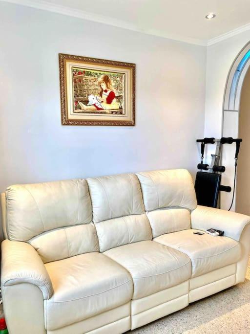 Habitación en casa particular Shared Apartment! Piso Compartido! общая квартира! Sevilla