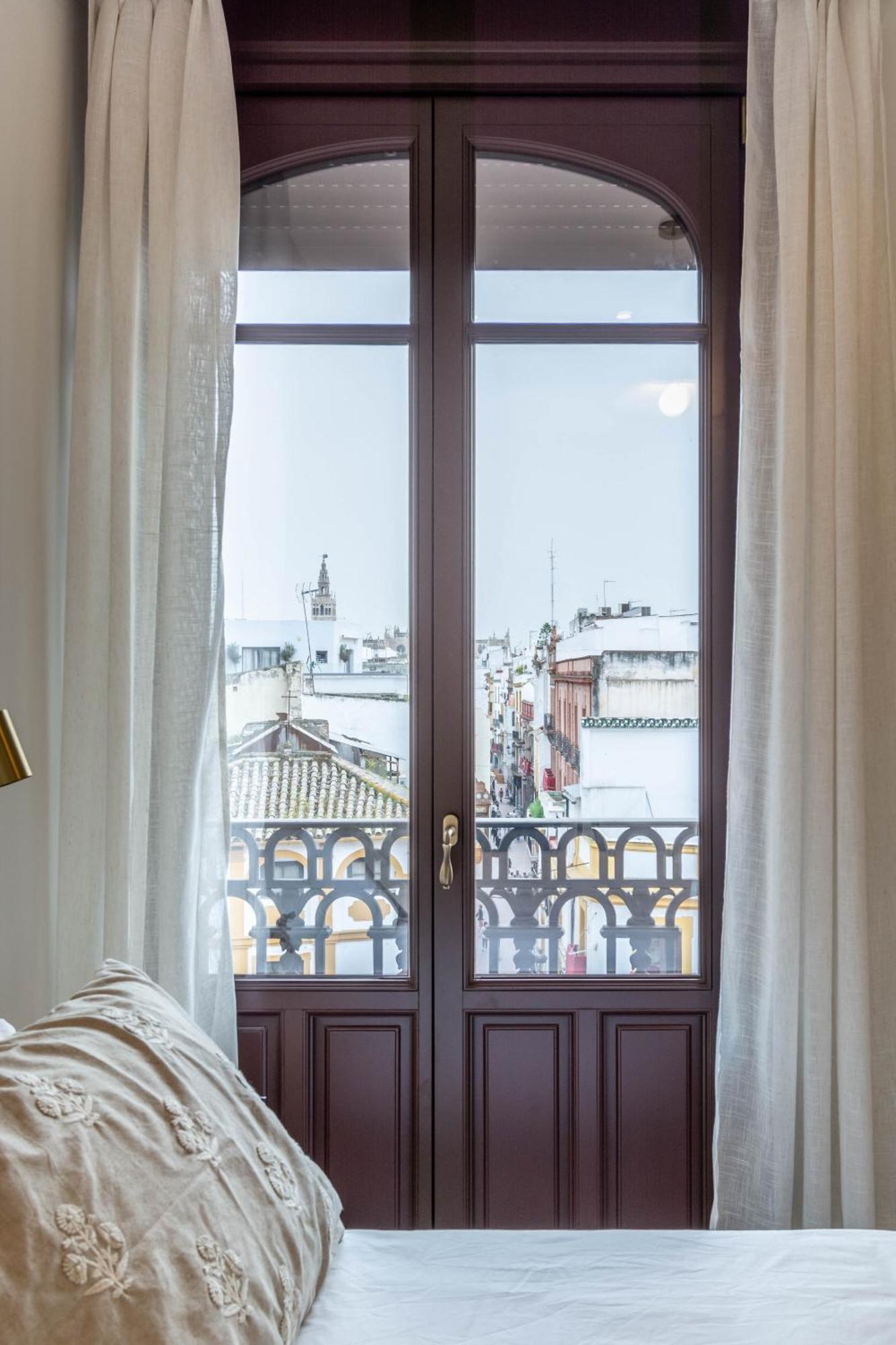 Betis Suites-la Campana Apartamento *