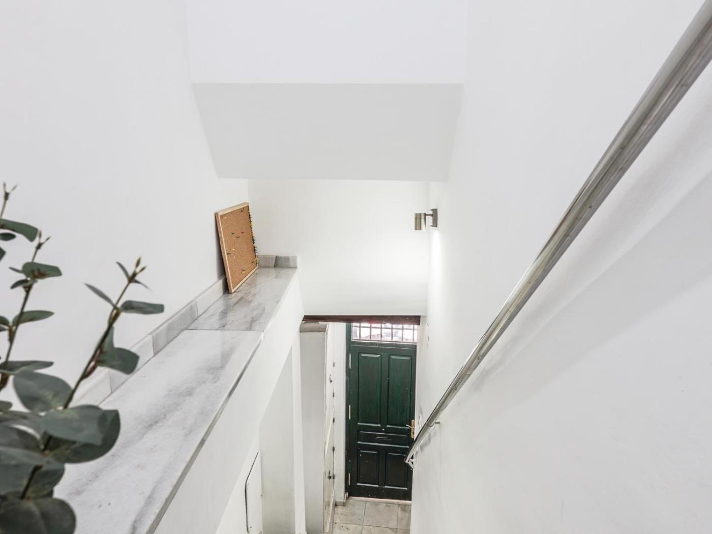 Bonito Estudio En Calle Feria Apartamento