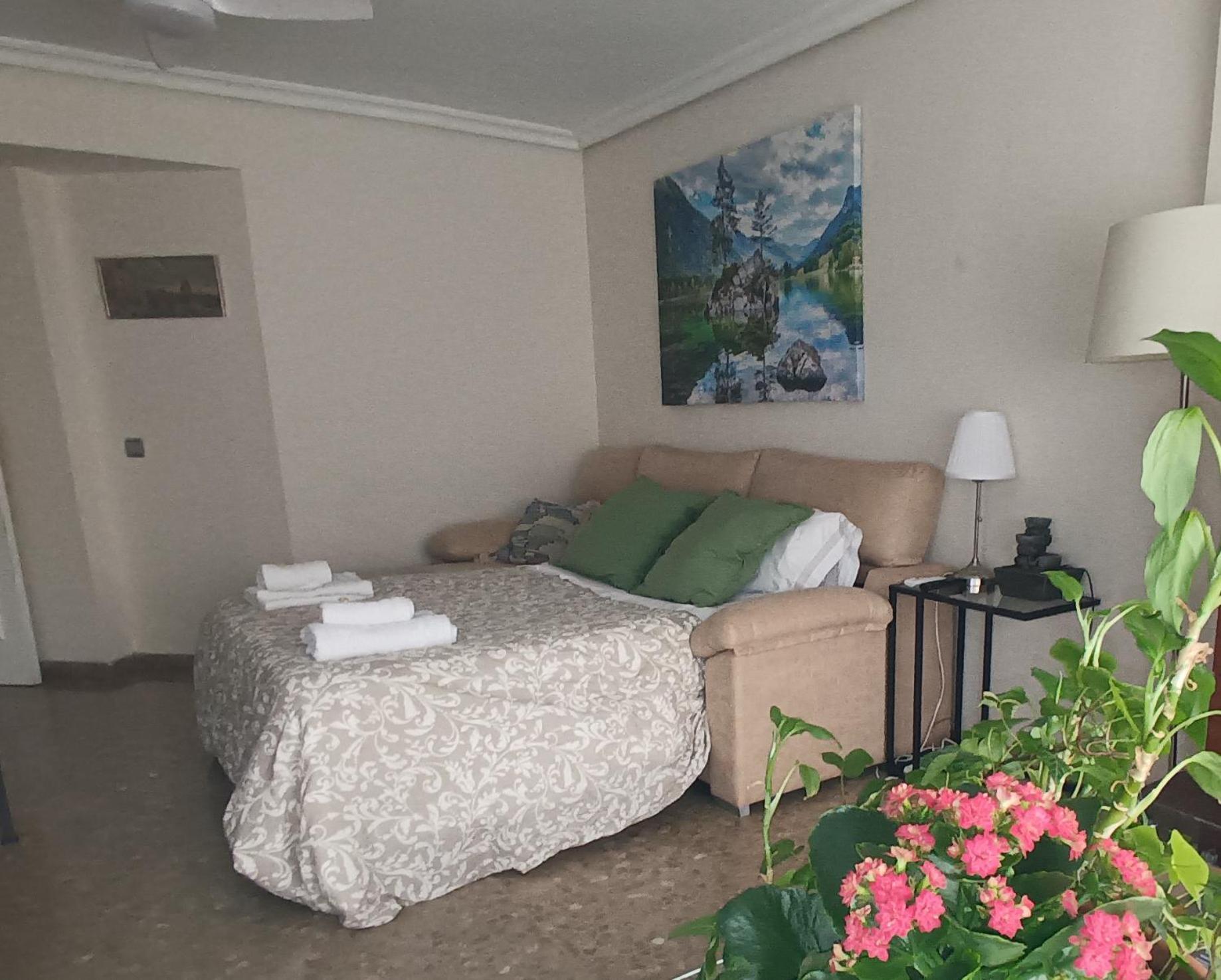 Bright Facing The River, Plaza España Apartamento *