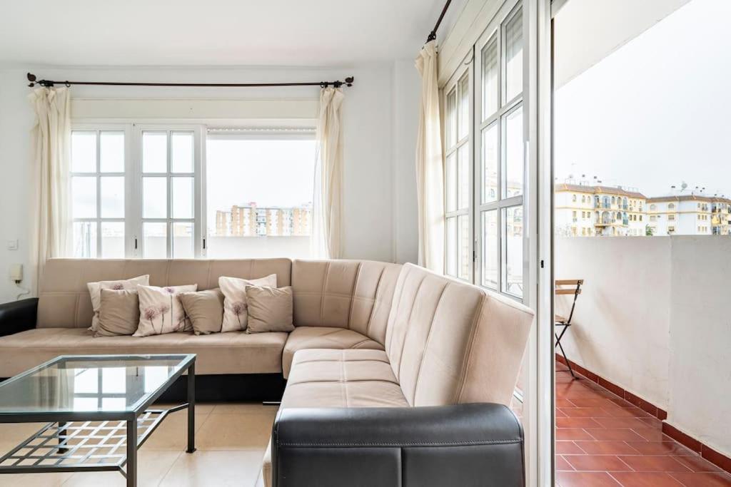 Apartamento Centric And Spacious Flat With Free Car Park *