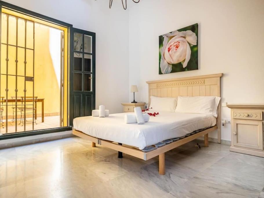Aitana En Alvarez Quintero Apartamento