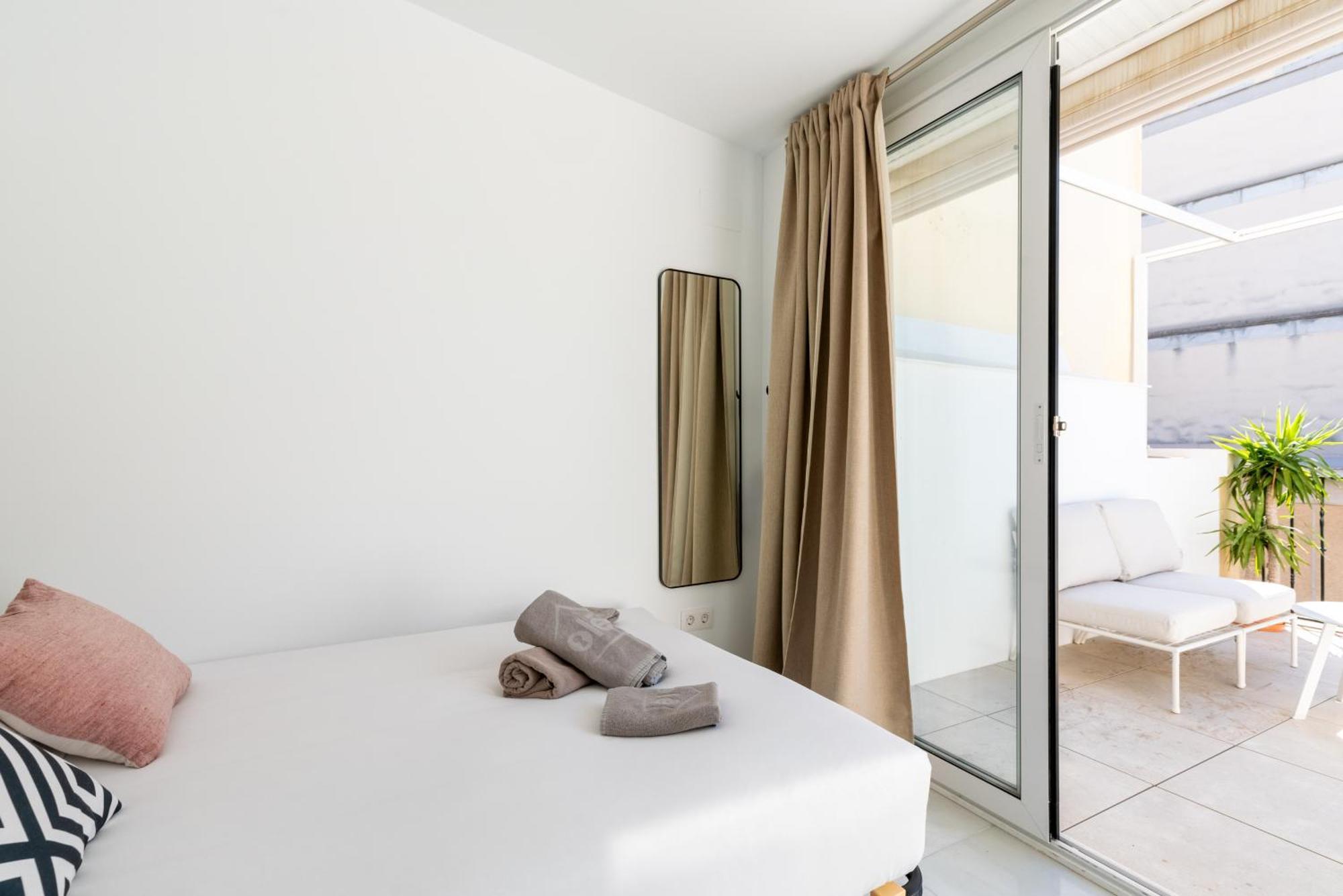 Apartamento Duplex Con Terraza Junto A La Catedral *